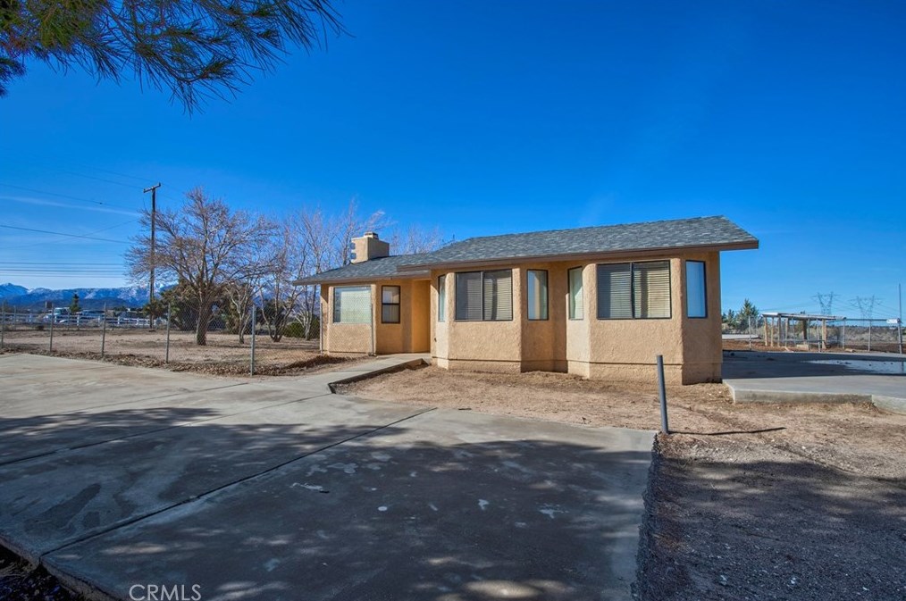 10132 Wilson Ranch Rd, Phelan, CA 92371-7163