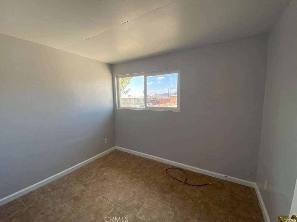 1000 Mojave Dr, Barstow CA  92311-2419 exterior