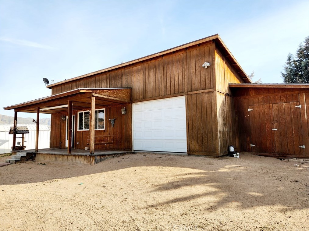 18595 Westlawn St, Hesperia, CA 92345-6924