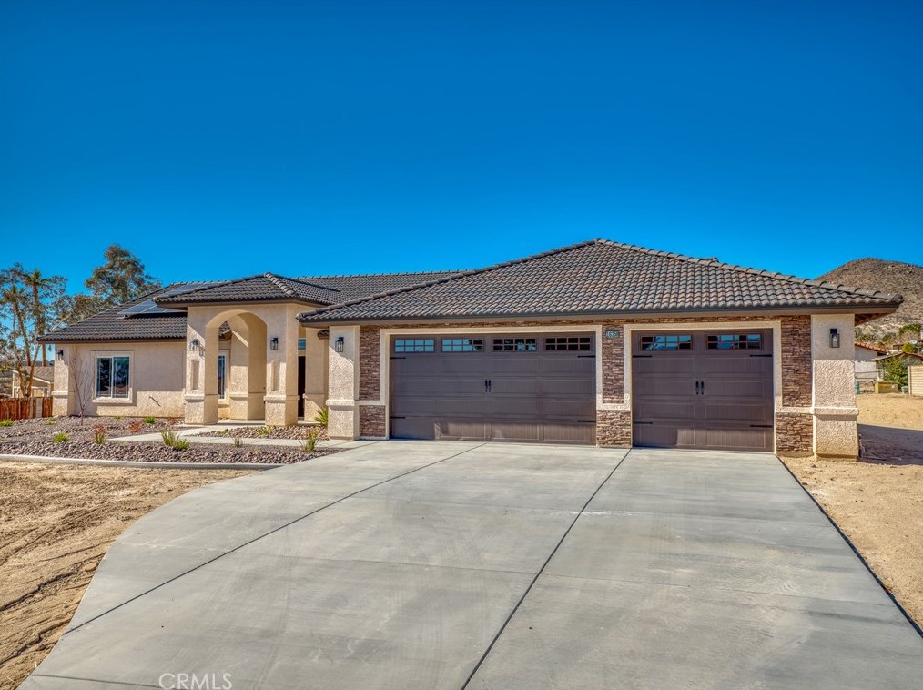 16358 Kamana Rd, Apple Valley, CA 92307-1322