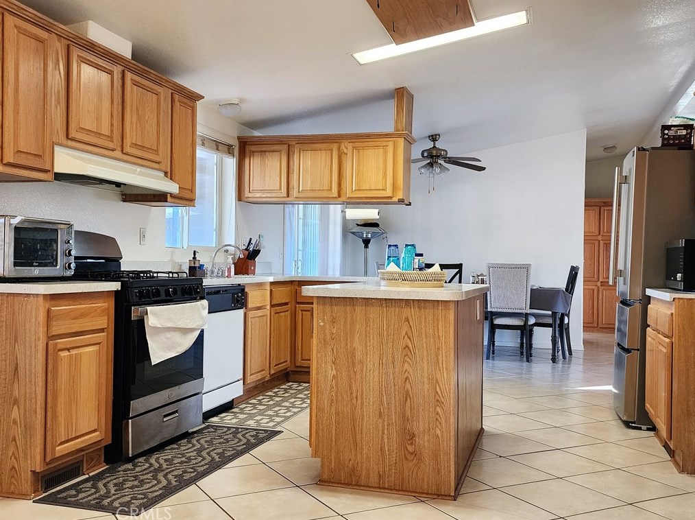 38600 Bahrman Rd, Anza CA  92539-9816 exterior