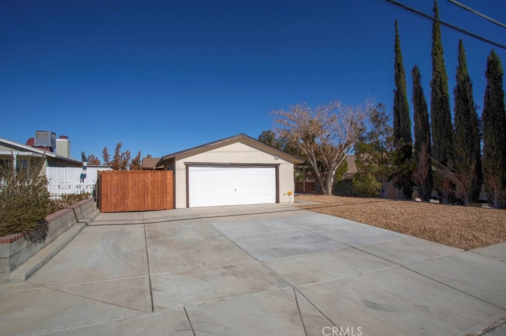 15486 Yates Rd, Victorville, CA 92395