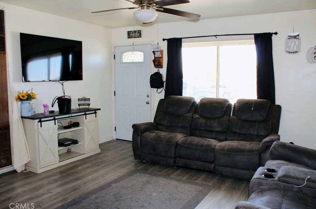 35197 Walnut St, Barstow, CA 92311-3348