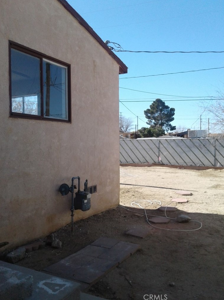 520 Adele Dr, Barstow, CA 92311-3104
