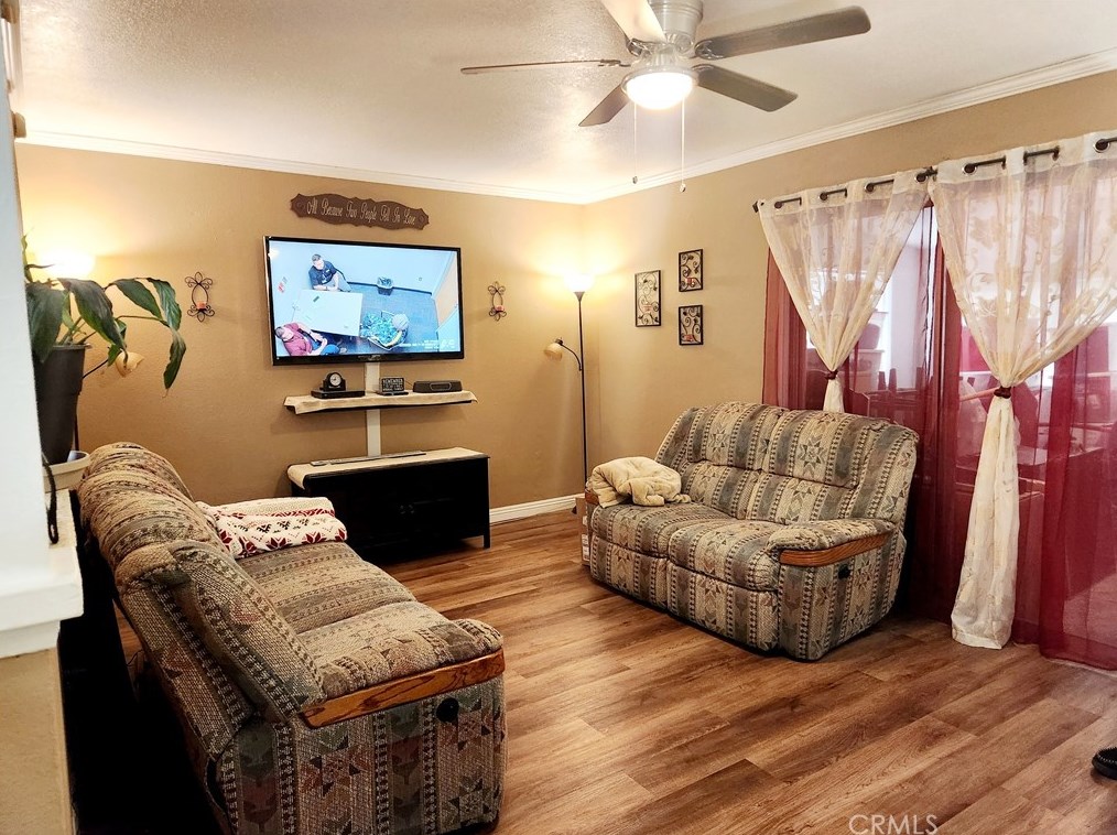 10538 Cottonwood Ave, Hesperia, CA 92345-2406