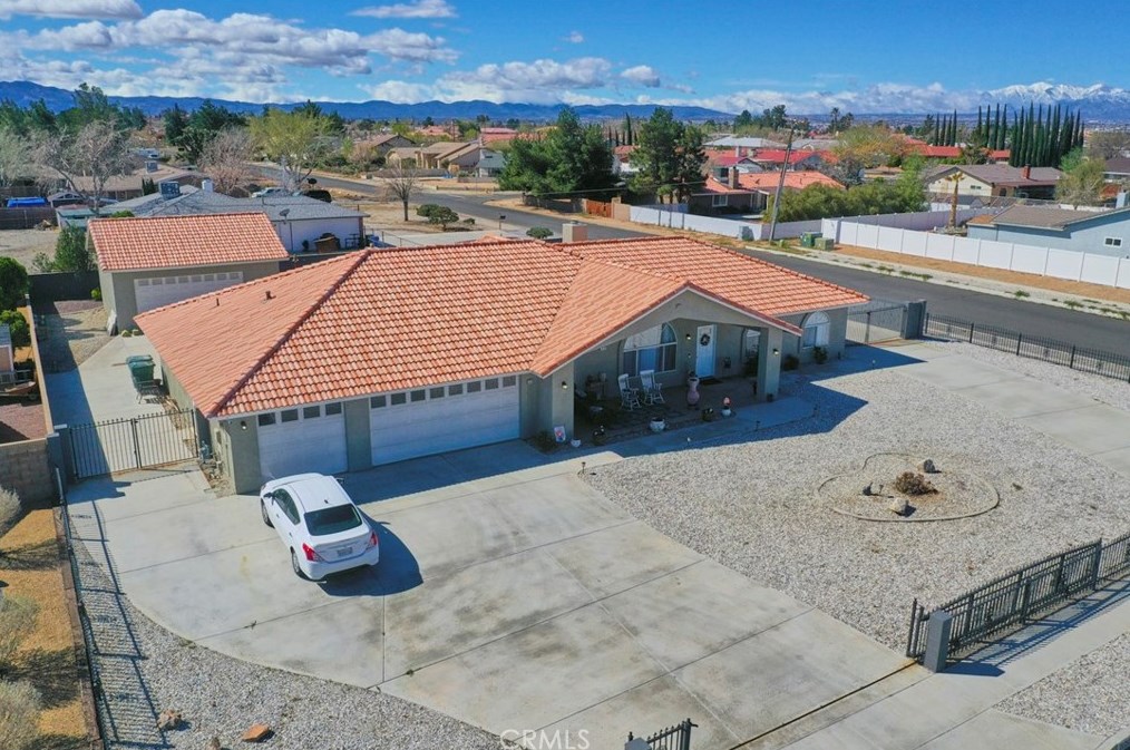 20293 Osuna Rd, Apple Valley, CA 92307-5669