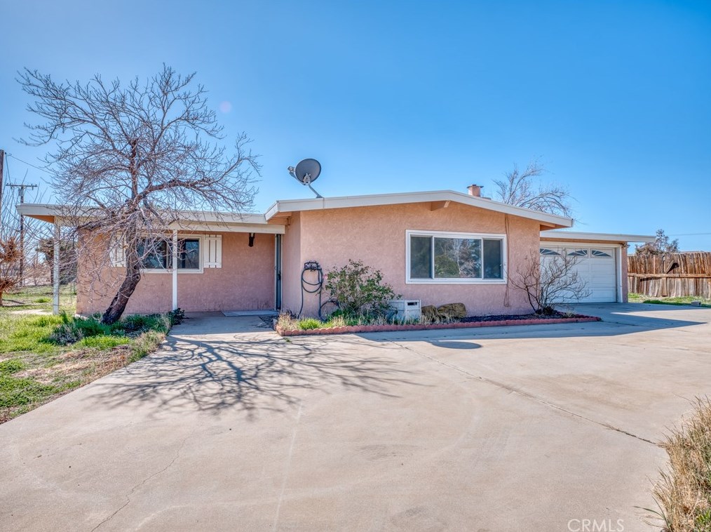 9530 Mango Ct, Hesperia, CA 92345-6270