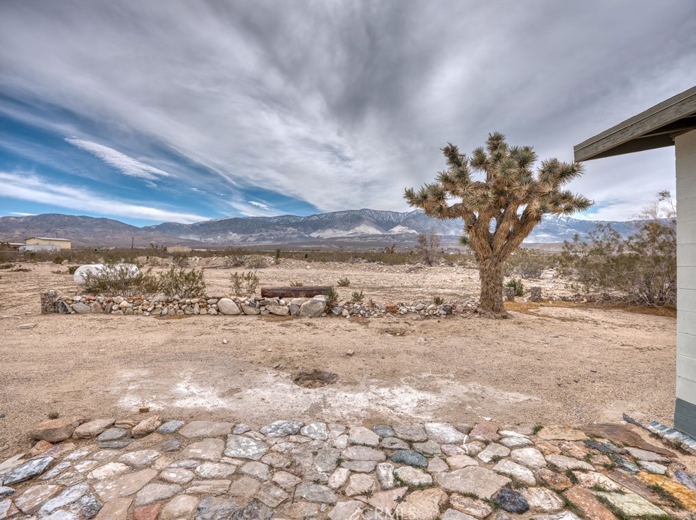 36375 Cochise Trl, Lucerne Valley CA  92356 exterior