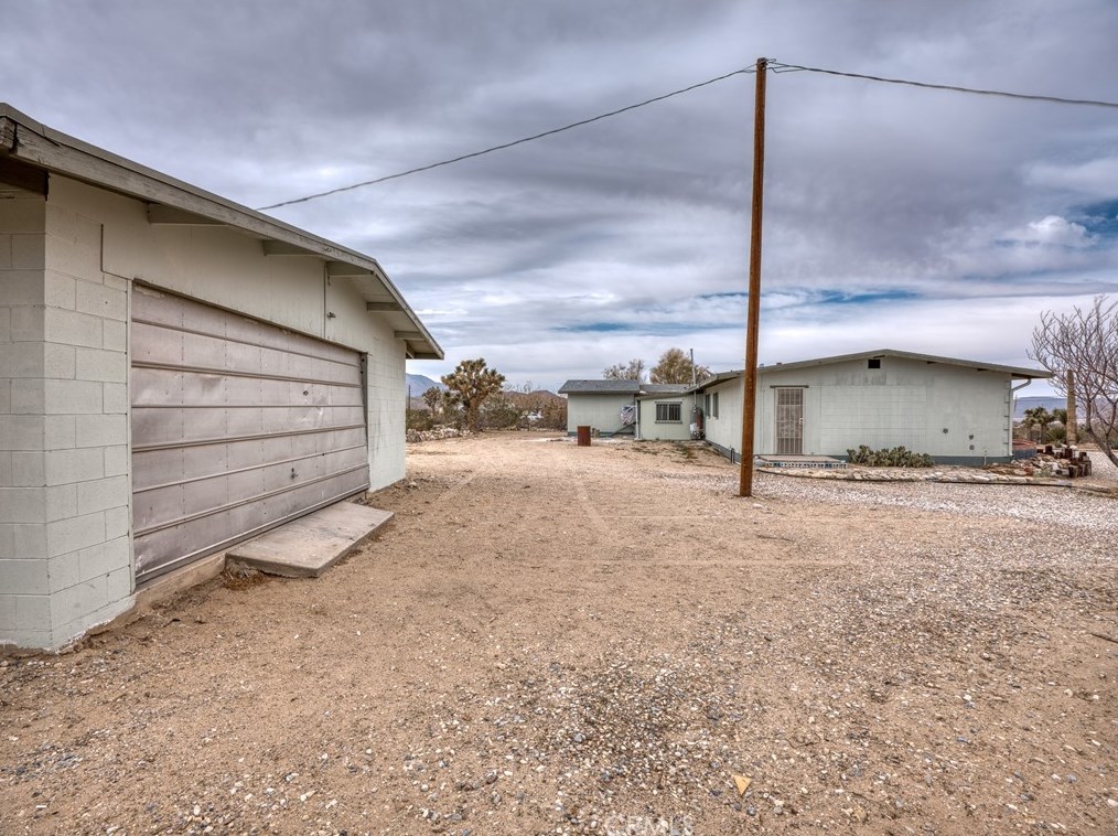 36375 Cochise Trl, Lucerne Valley CA  92356 exterior