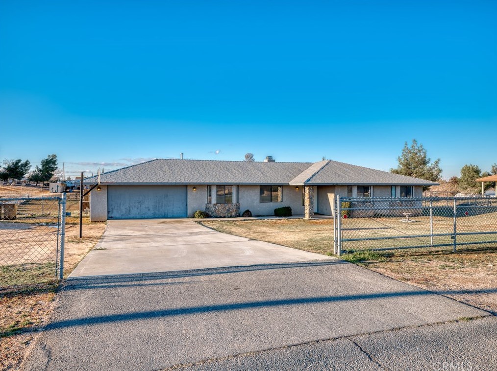 18566 Pacific St, Hesperia, CA 92345-5531