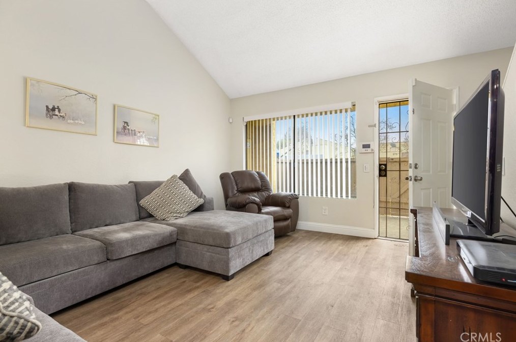 435 W 9th St #h1, Upland, CA 91786