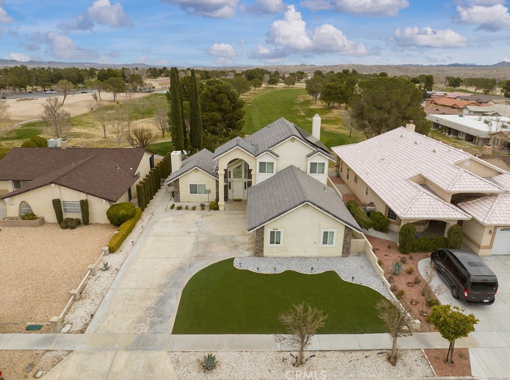 27589 Lakeview Dr, Helendale, CA 92342
