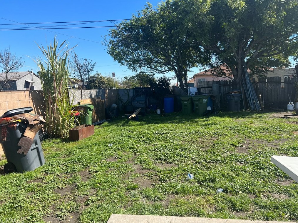 1300 S Kemp Ave, Compton, CA 90220