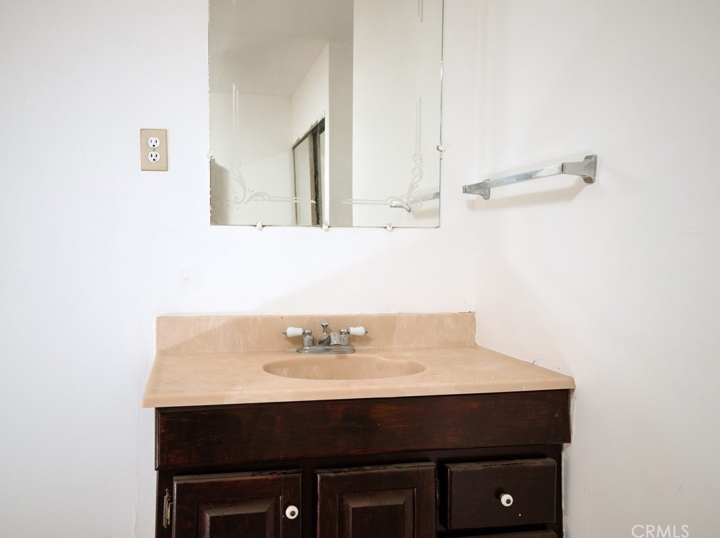 37316 Pearl Ave, Lucerne Valley CA  92356-8013 exterior