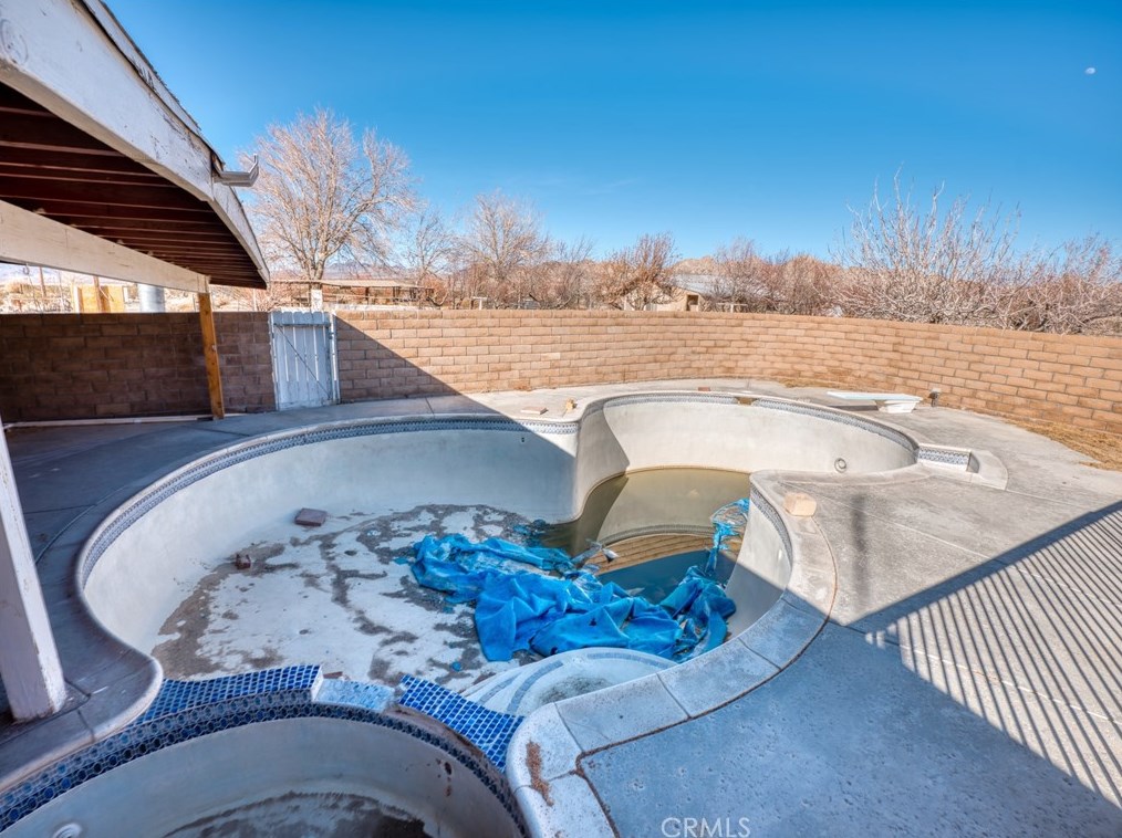 37316 Pearl Ave, Lucerne Valley CA  92356-8013 exterior