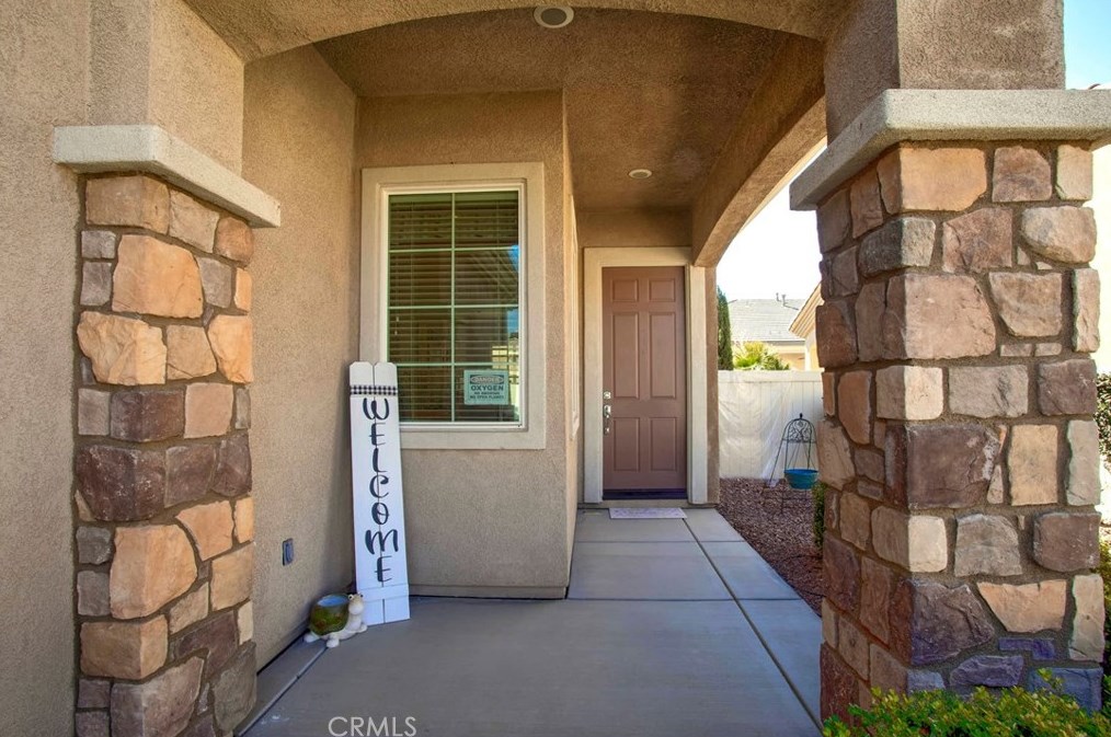 19467 Lynbrook Rd, Apple Valley, CA 92308-3342