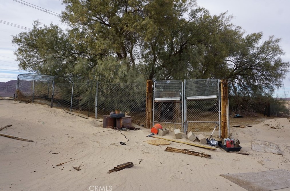 35757 Minneola Rd, Newberry Springs CA  92365-9130 exterior