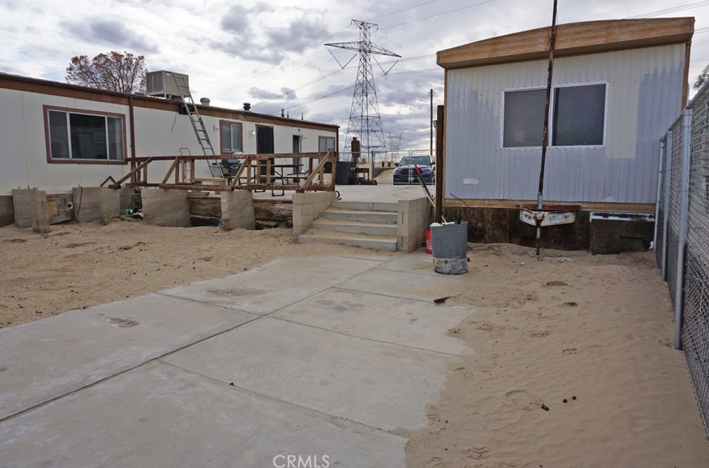 35757 Minneola Rd, Newberry Springs CA  92365-9130 exterior
