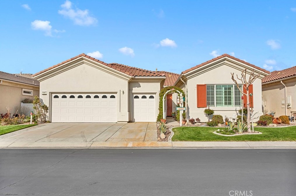 10967 Kelvington Ln, Apple Valley, CA 92308-3647