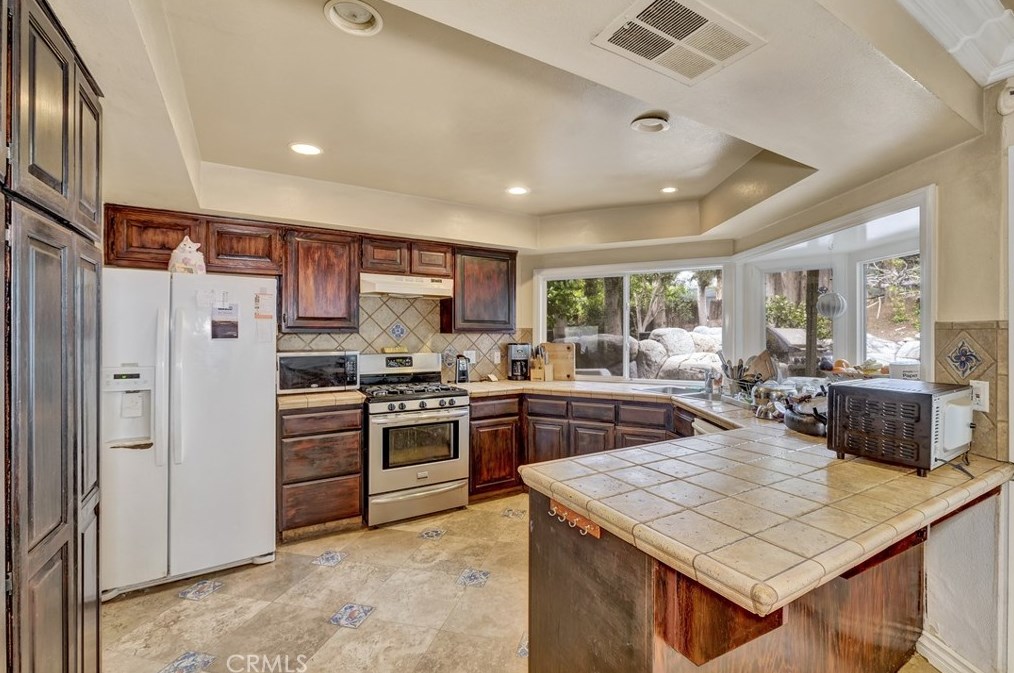 23609 Bower Cascade Pl, Pomona CA 91765-1435 exterior