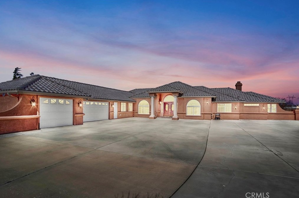 9852 Desmond Dr, Hesperia, CA 92344-0775