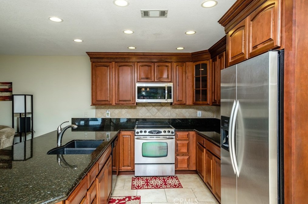 20365 Eyota Rd, Apple Valley CA  92308-6254 exterior