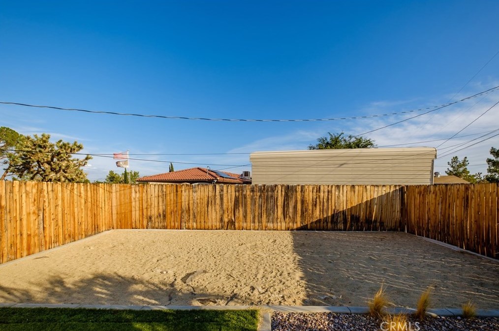 20365 Eyota Rd, Apple Valley CA  92308-6254 exterior