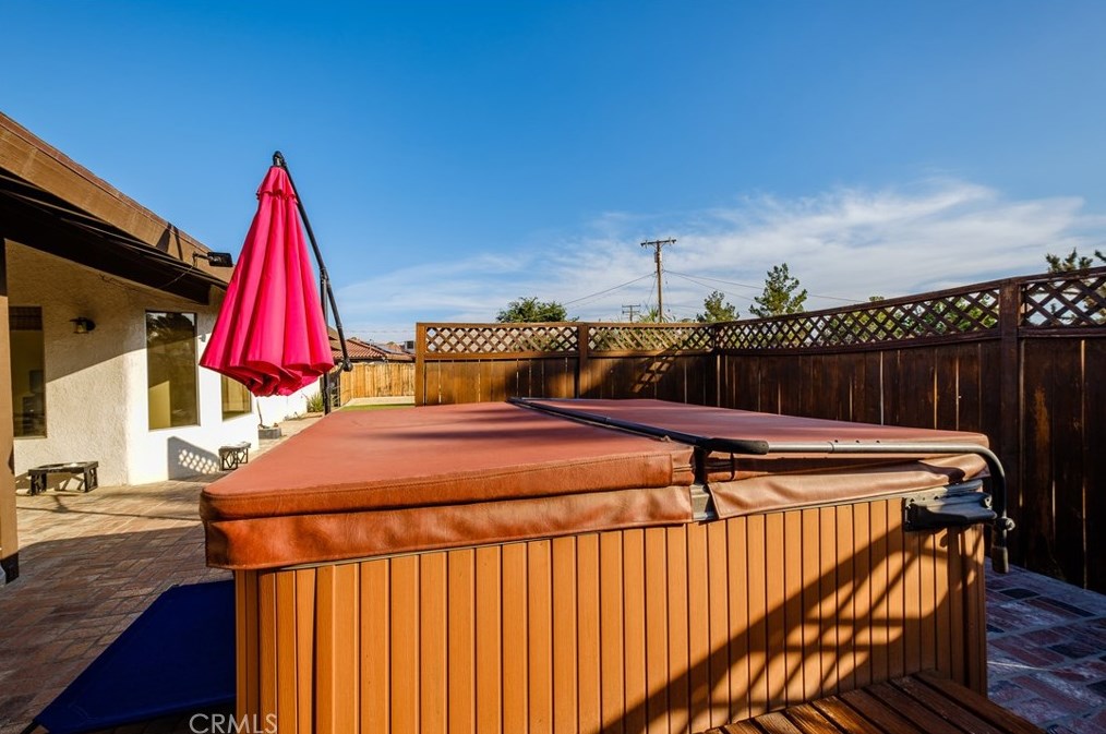 20365 Eyota Rd, Apple Valley CA  92308-6254 exterior