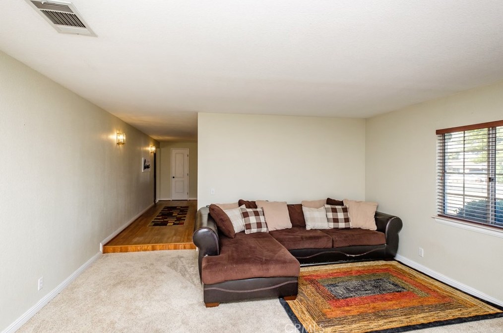 20365 Eyota Rd, Apple Valley CA  92308-6254 exterior