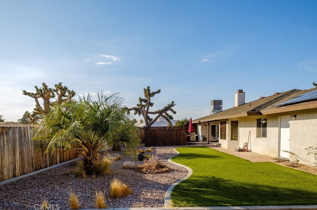 20365 Eyota Rd, Apple Valley CA  92308-6254 exterior