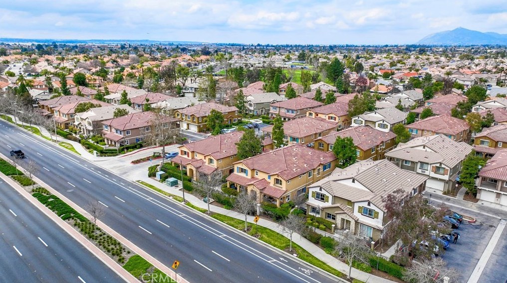 25808 Iris Ave, Moreno Valley CA 92551-2966 exterior