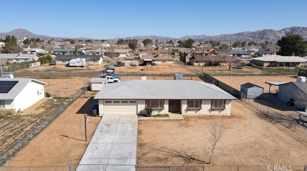 22194 Tajanta Rd, Apple Valley, CA 92307-4050