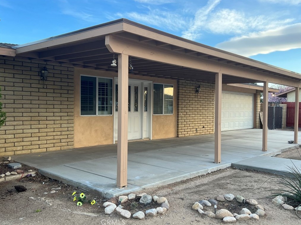 17581 Adobe St, Hesperia, CA 92345-6908