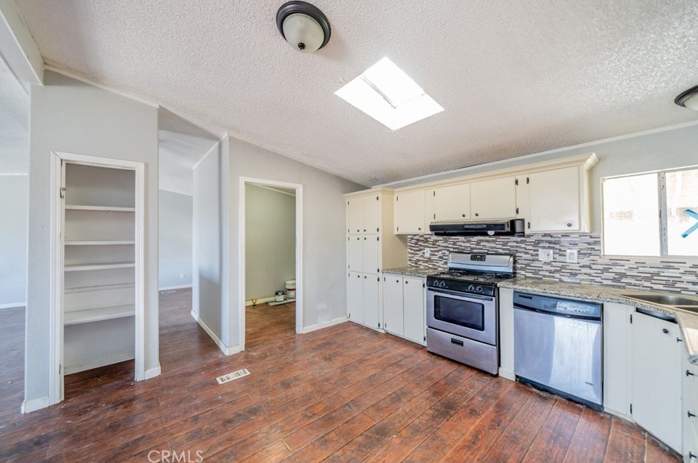 4575 Dos Palmas Rd, Phelan CA  92371-9764 exterior