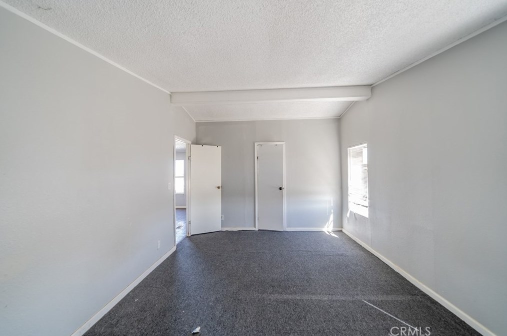 4575 Dos Palmas Rd, Phelan CA  92371-9764 exterior