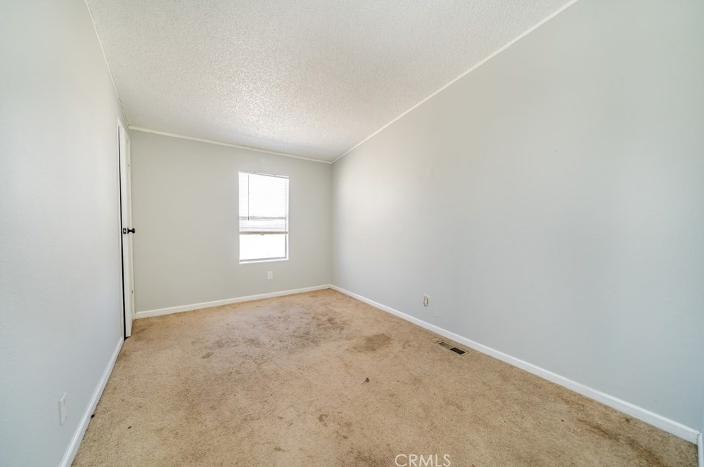 4575 Dos Palmas Rd, Phelan CA  92371-9764 exterior