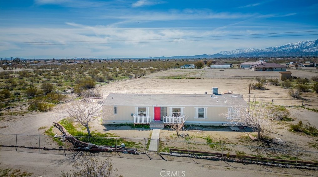 4575 Dos Palmas Rd, Phelan CA  92371-9764 exterior