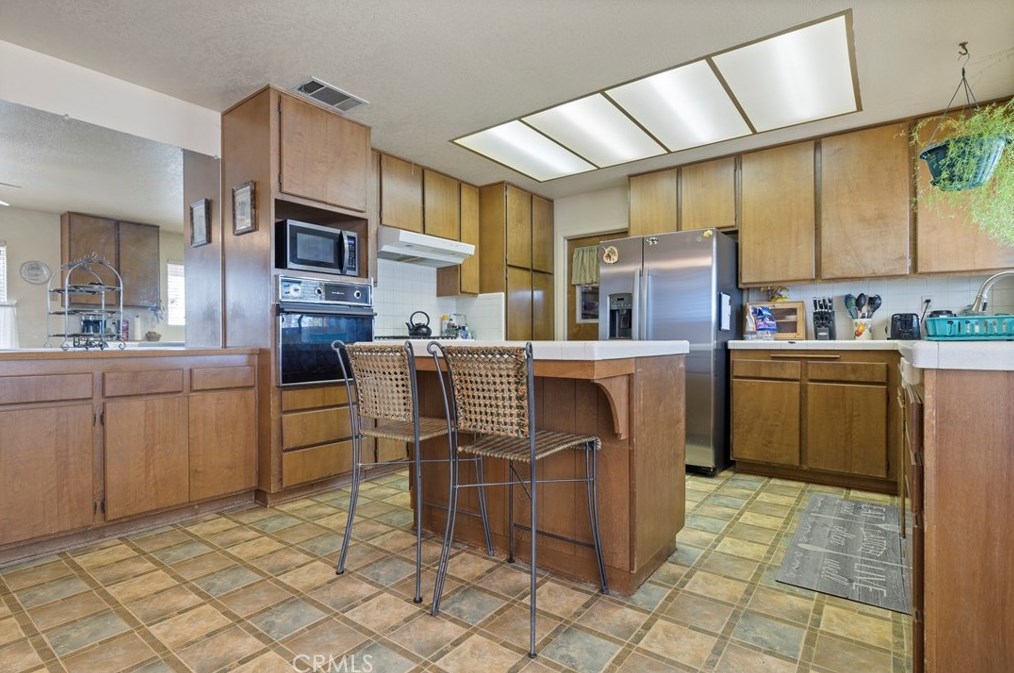 9094 9th Ave, Hesperia, CA 92345-3921