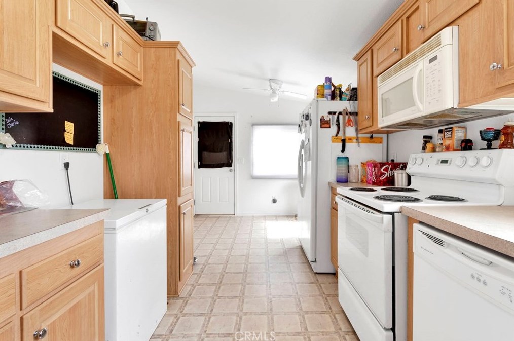 23270 Rancho St, Apple Valley, CA 92308
