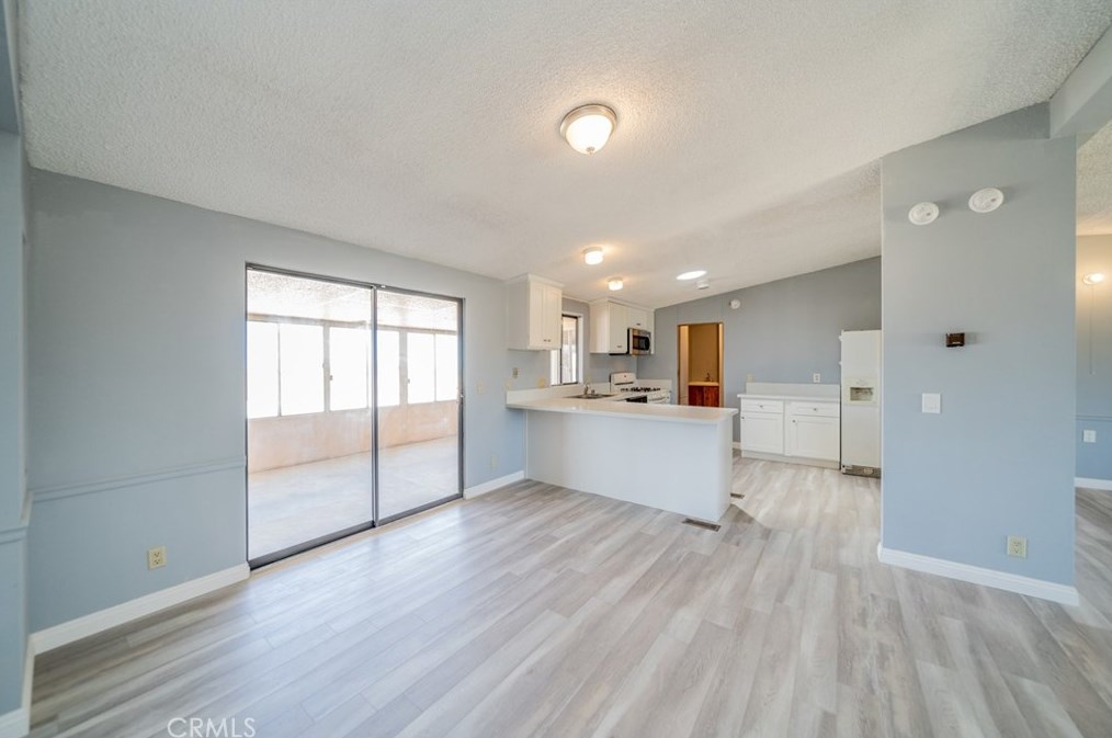 7868 Mesa Rd, Phelan CA  92371-6553 exterior