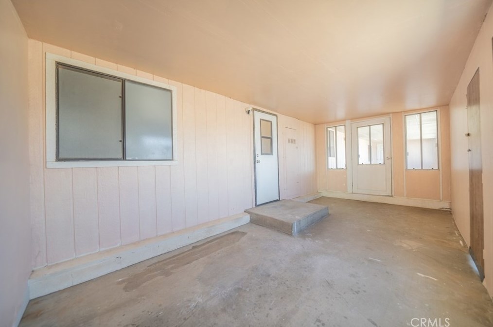 7868 Mesa Rd, Phelan CA  92371-6553 exterior