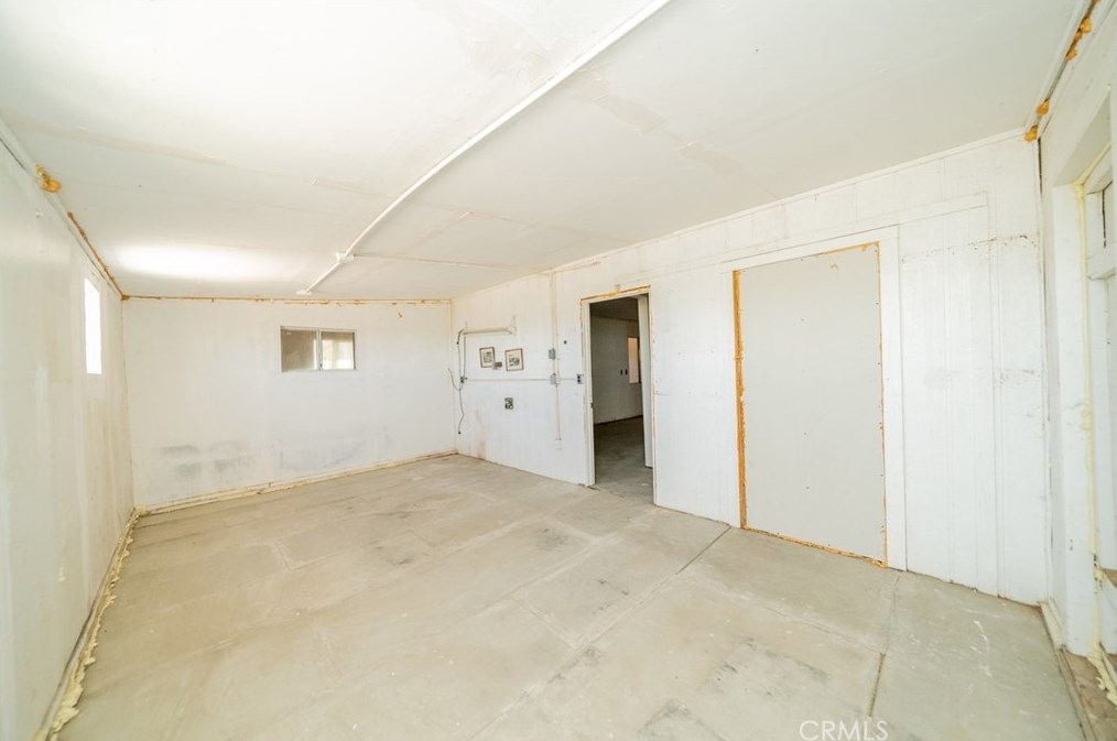 7868 Mesa Rd, Phelan CA  92371-6553 exterior