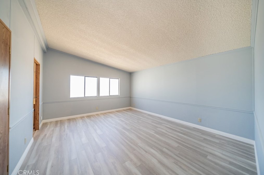 7868 Mesa Rd, Phelan CA  92371-6553 exterior