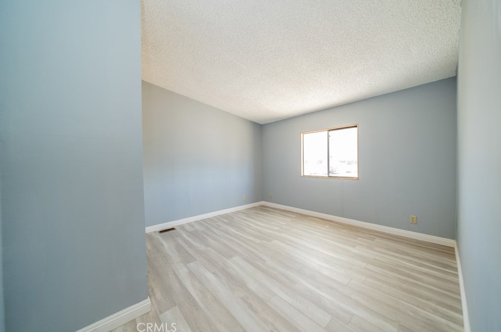 7868 Mesa Rd, Phelan CA  92371-6553 exterior