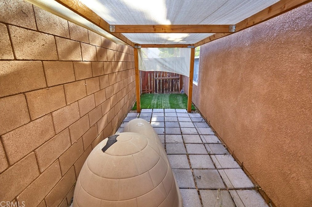 9385 Sapphire Ave, Hesperia CA  92344-4682 exterior