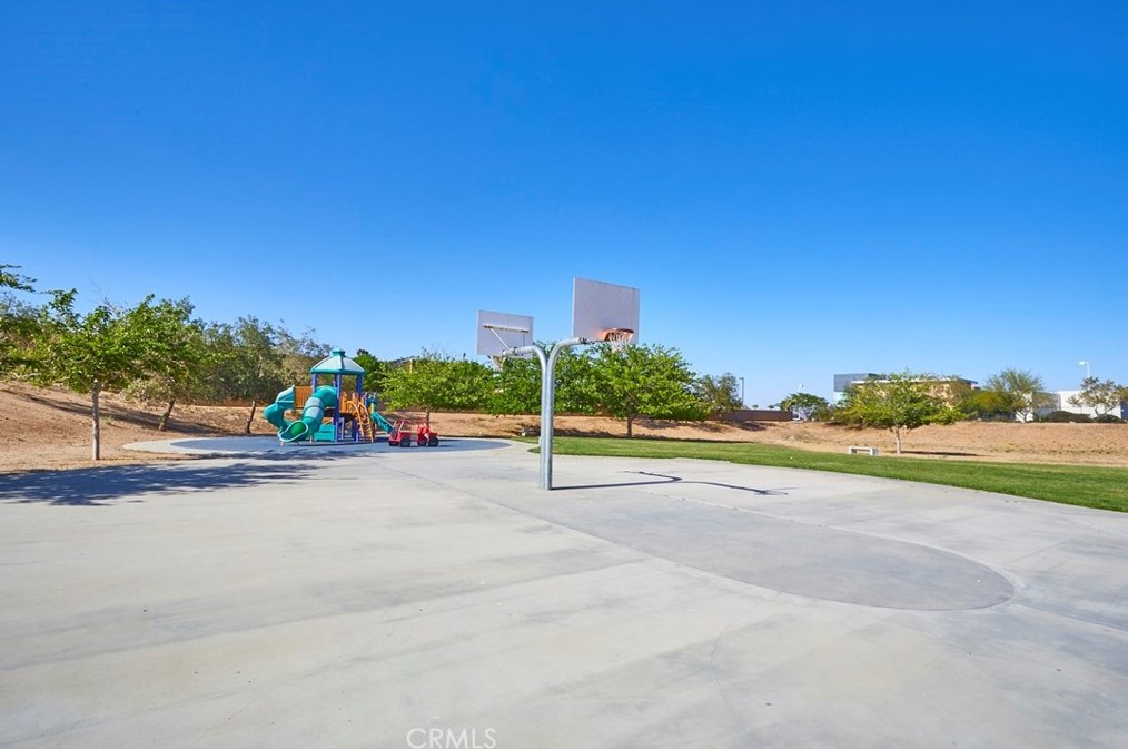 9385 Sapphire Ave, Hesperia CA  92344-4682 exterior