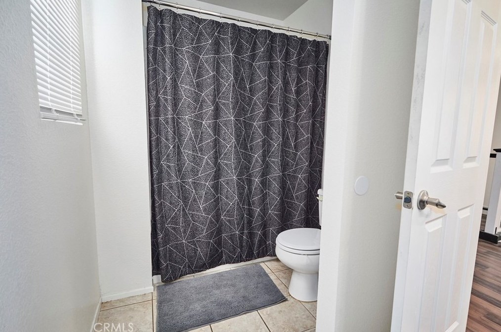 9385 Sapphire Ave, Hesperia CA  92344-4682 exterior