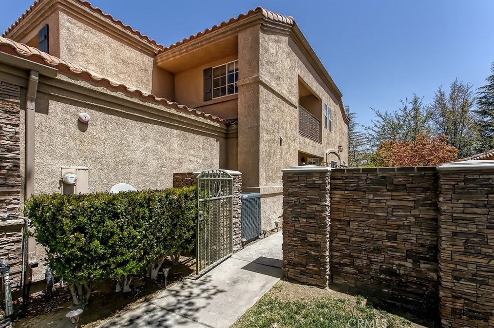 16283 Maricopa Ln, Apple Valley, CA 92307-7809