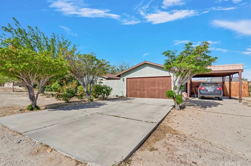 9340 Mesa Rd, Lucerne Valley, CA 92356-8704