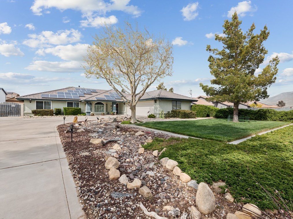 19040 Seaforth St, Hesperia, CA 92345